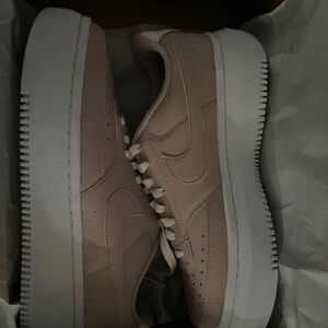 Nike Women's Pink Sneakers